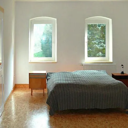 Apartamento Rotschoenberg Im Tal Der Freiberger Mulde Großschirma