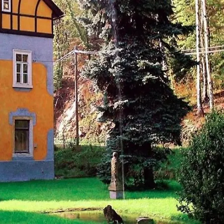 Rotschoenberg Im Tal Der Freiberger Mulde * Großschirma