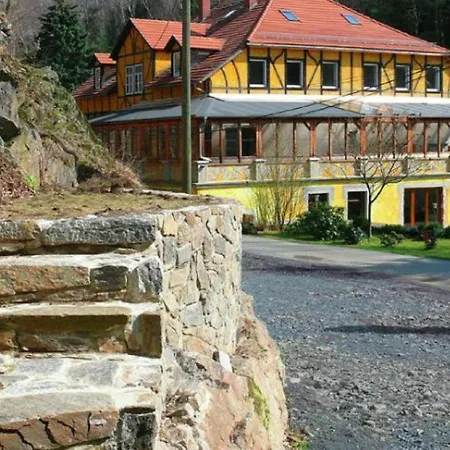 アパート In A With Park In Gro Schirma Großschirma
